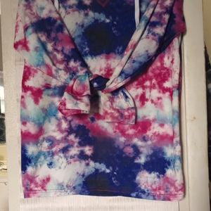 Medium tie dye, long sleeves.